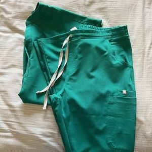 Figs Hunter Green Set